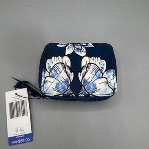 Vera Bradley Pill Case Dive Floral Medallion NWT